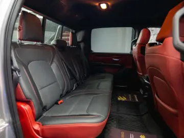 DODGE RAM 5.7 V8 HEMI 4x4