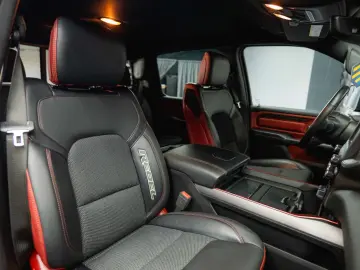 DODGE RAM 5.7 V8 HEMI 4x4