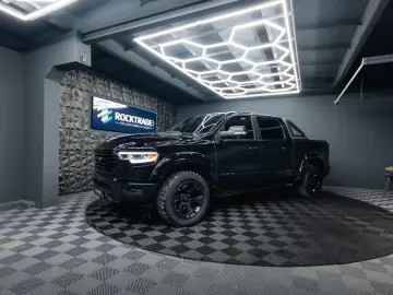DODGE RAM 5.7 V8 HEMI 4x4 OFFROAD Night Limited 19%