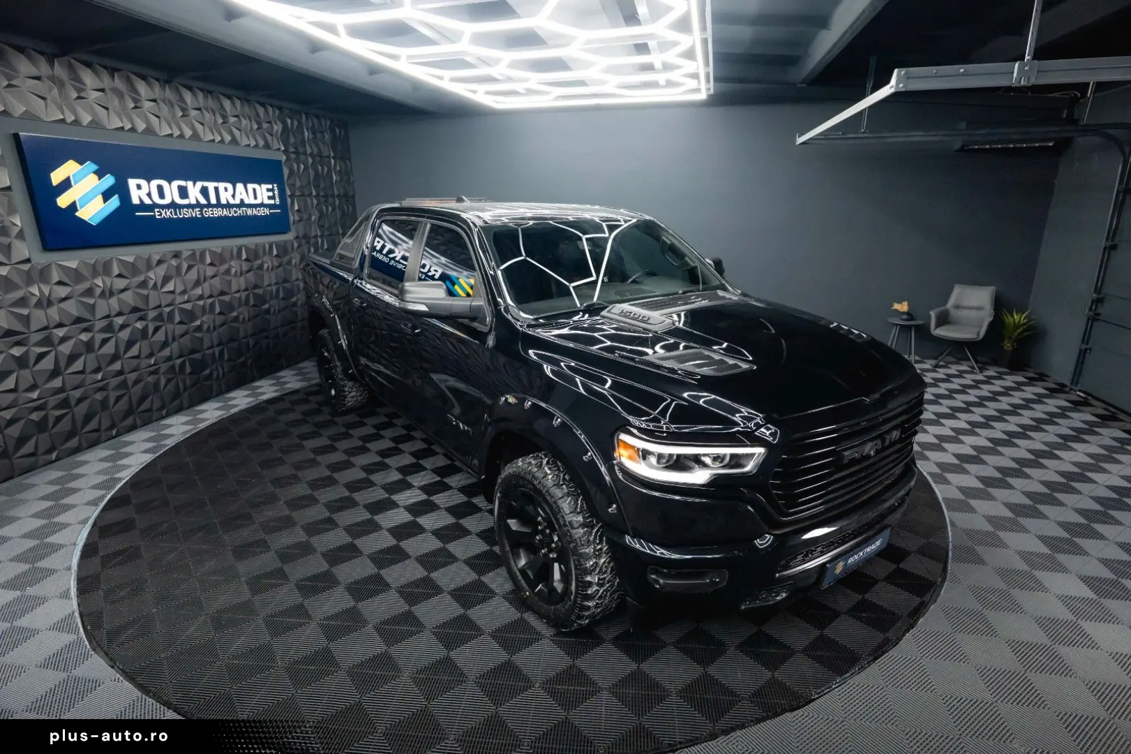 DODGE RAM 5.7 V8 HEMI 4x4 OFFROAD Night Limited 19%