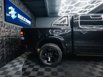 DODGE RAM 5.7 V8 HEMI 4x4 OFFROAD Night Limited 19%