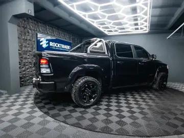 DODGE RAM 5.7 V8 HEMI 4x4 OFFROAD Night Limited 19%