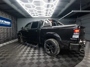 DODGE RAM 5.7 V8 HEMI 4x4 OFFROAD Night Limited 19%