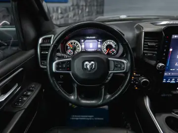 DODGE RAM 5.7 V8 HEMI 4x4 OFFROAD Night Limited 19%