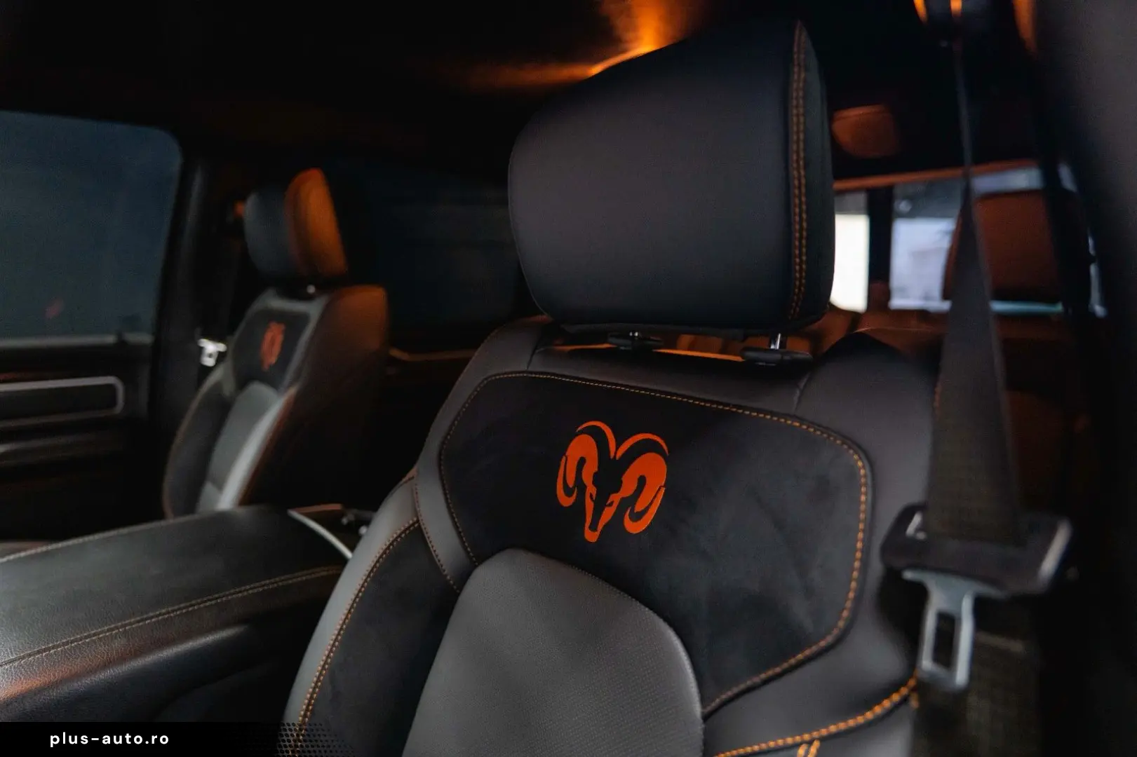 DODGE RAM 5.7 V8 HEMI 4x4 OFFROAD Night Limited 19%