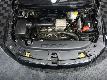DODGE RAM 5.7 V8 HEMI 4x4 OFFROAD Night Limited 19%