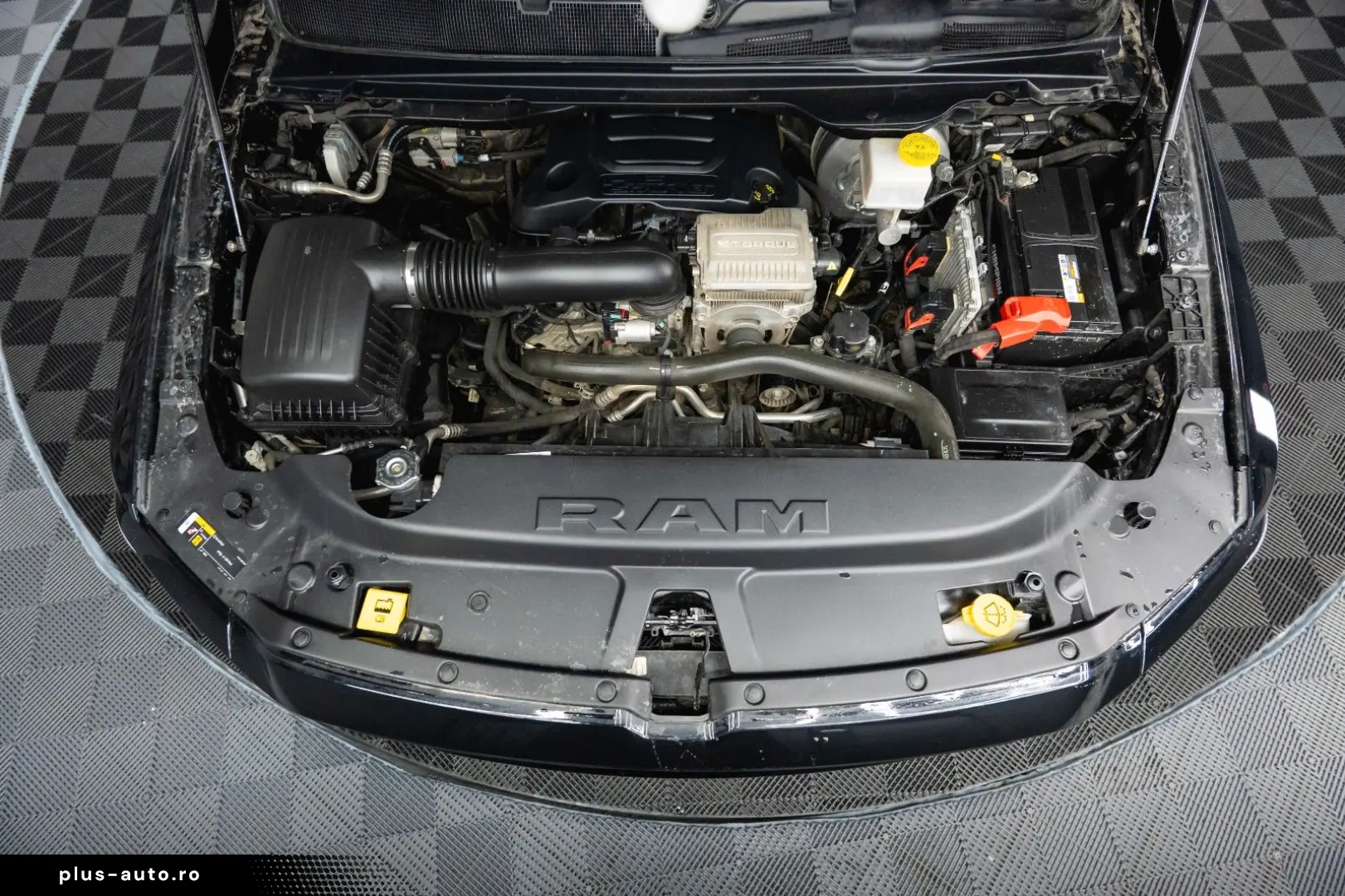 DODGE RAM 5.7 V8 HEMI 4x4 OFFROAD Night Limited 19%