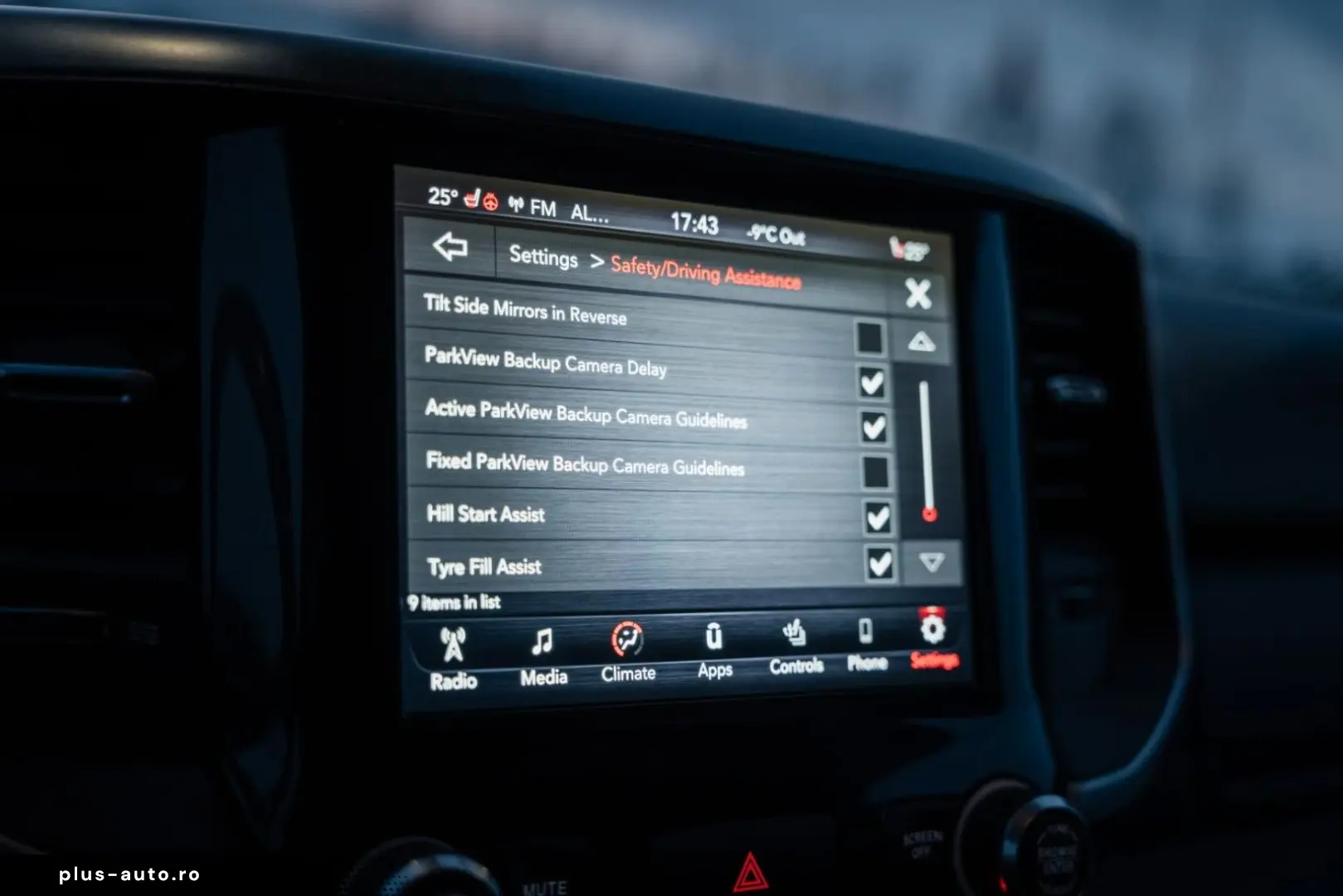 DODGE RAM 5 7 Hemi  4x4  Leder BLIS SHZ  Fernstart