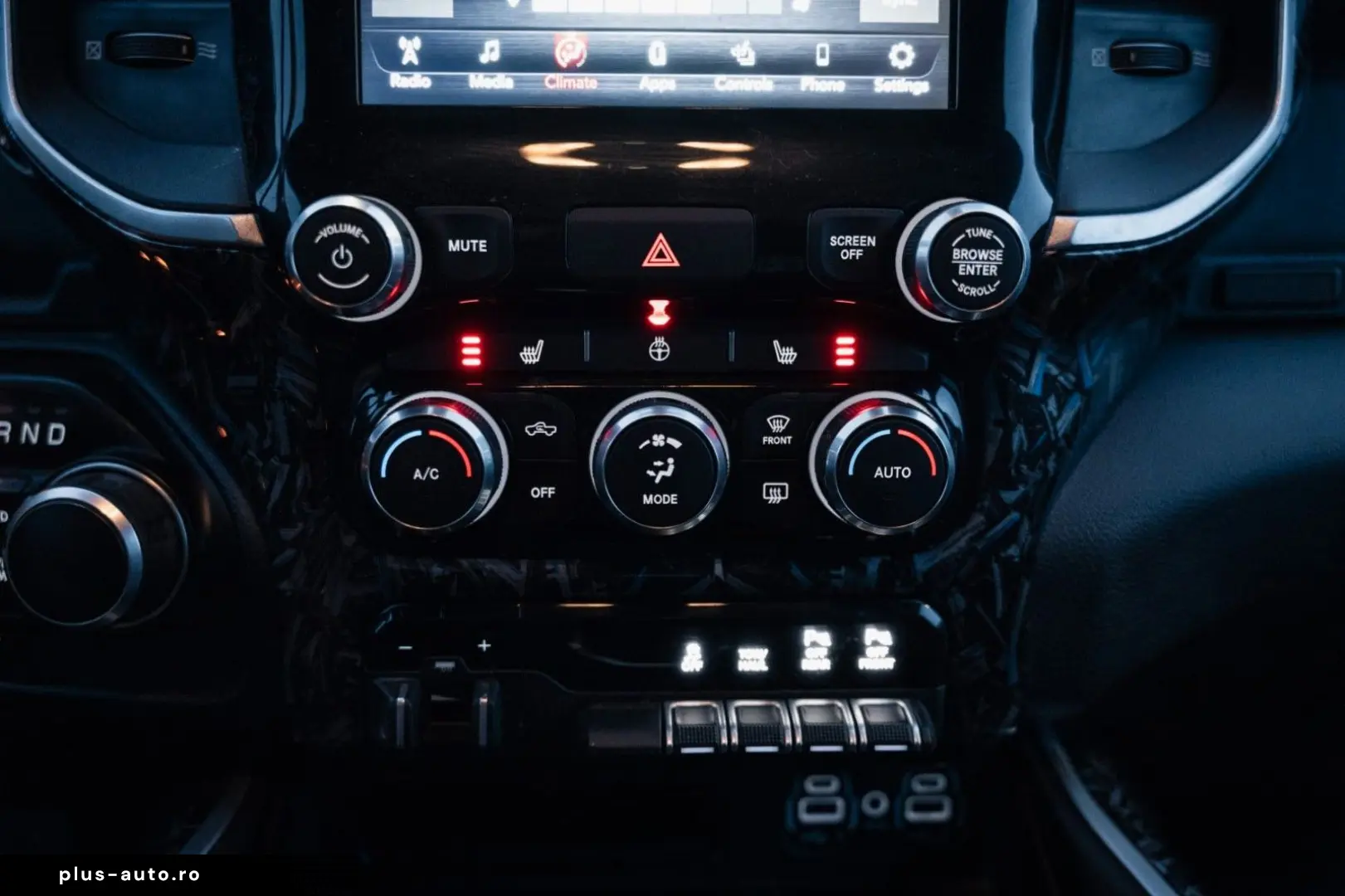 DODGE RAM 5 7 Hemi  4x4  Leder BLIS SHZ  Fernstart