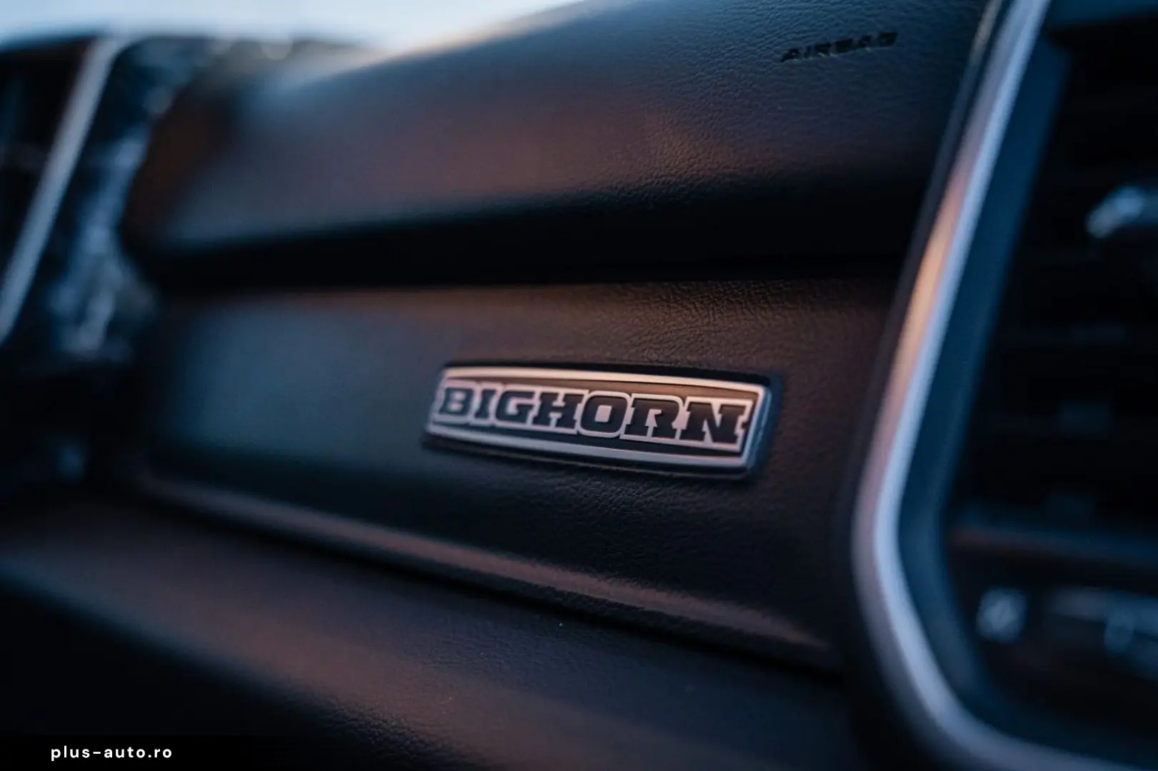 DODGE RAM 5 7 Hemi  4x4  Leder BLIS SHZ  Fernstart