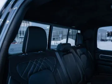 DODGE RAM 5 7 Hemi  4x4  Leder BLIS SHZ  Fernstart