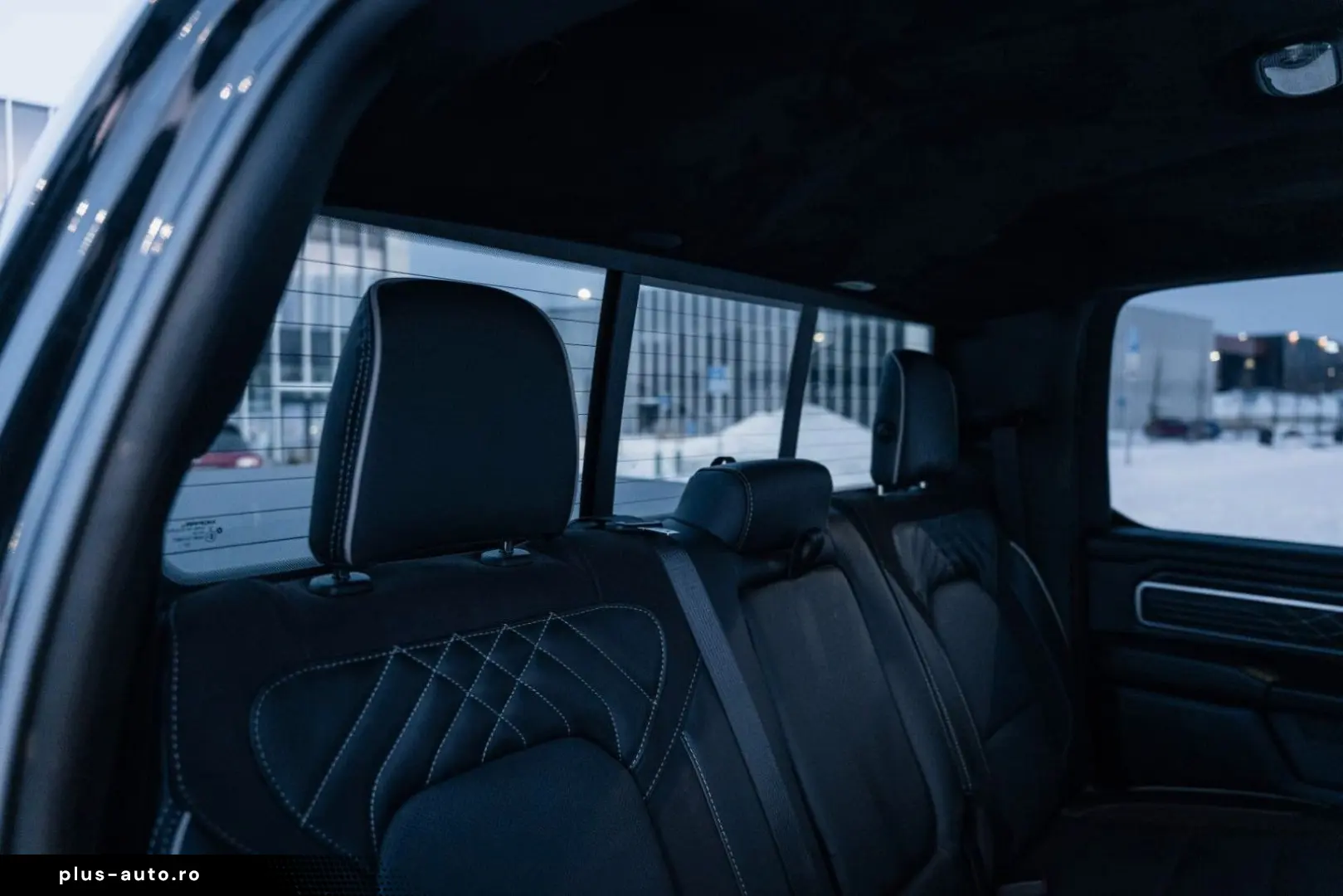 DODGE RAM 5 7 Hemi  4x4  Leder BLIS SHZ  Fernstart