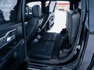 DODGE RAM 5 7 Hemi  4x4  Leder BLIS SHZ  Fernstart