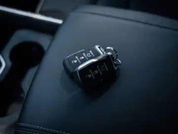 DODGE RAM 5 7 Hemi  4x4  Leder BLIS SHZ  Fernstart