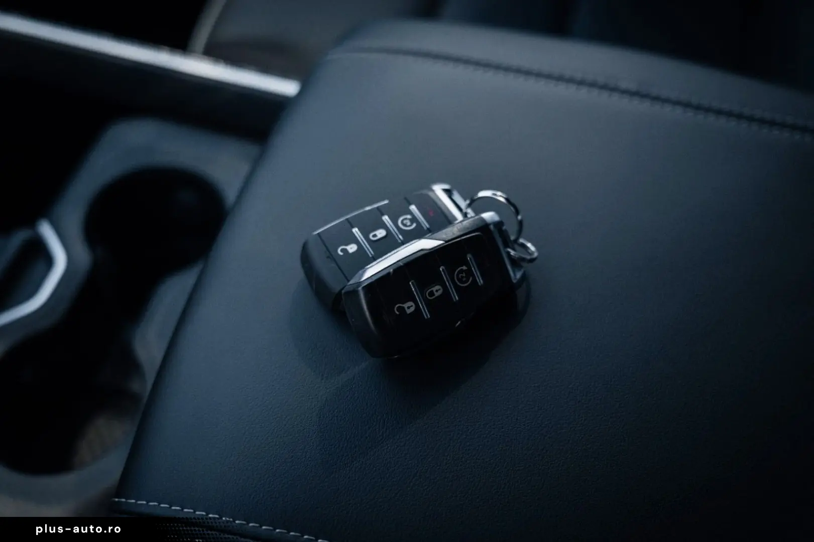 DODGE RAM 5 7 Hemi  4x4  Leder BLIS SHZ  Fernstart