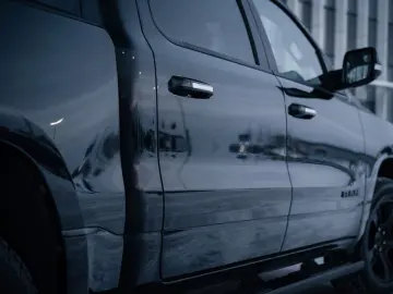 DODGE RAM 5 7 Hemi  4x4  Leder BLIS SHZ  Fernstart