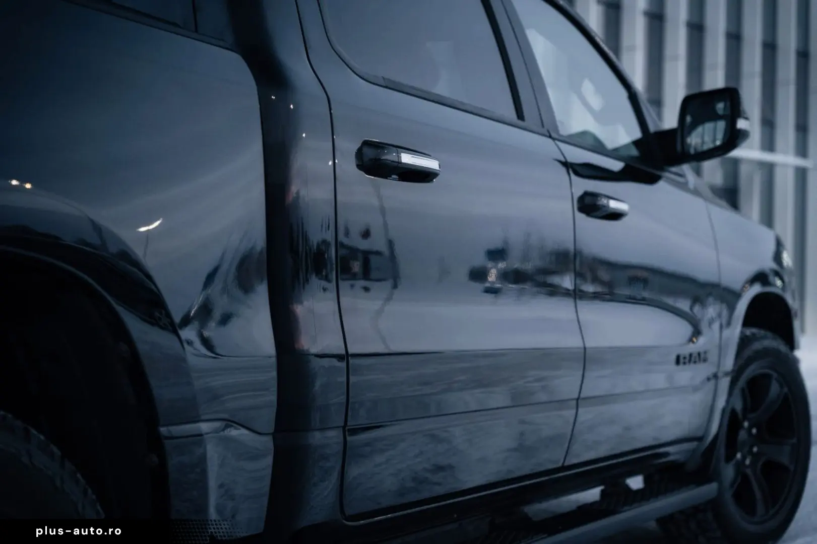 DODGE RAM 5 7 Hemi  4x4  Leder BLIS SHZ  Fernstart