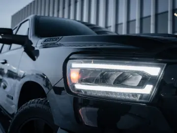 DODGE RAM 5 7 Hemi  4x4  Leder BLIS SHZ  Fernstart