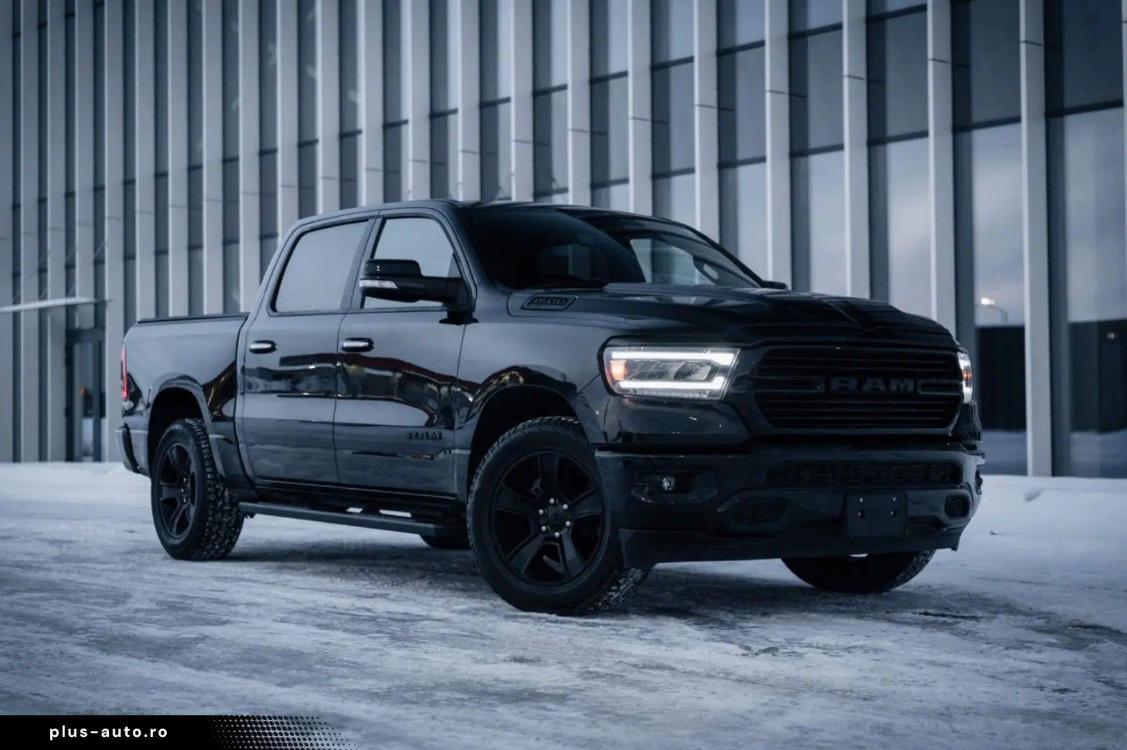 DODGE RAM 5 7 Hemi  4x4  Leder BLIS SHZ  Fernstart