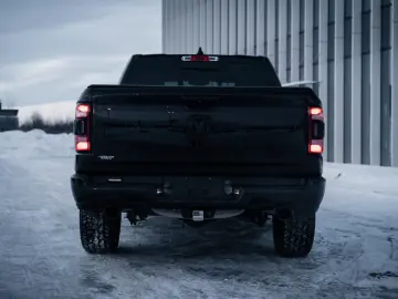 DODGE RAM 5 7 Hemi  4x4  Leder BLIS SHZ  Fernstart