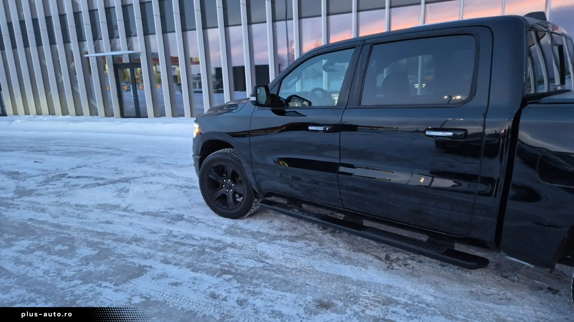 DODGE RAM 5 7 Hemi  4x4  Leder BLIS SHZ  Fernstart