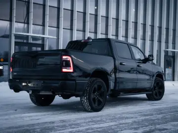 DODGE RAM 5 7 Hemi  4x4  Leder BLIS SHZ  Fernstart