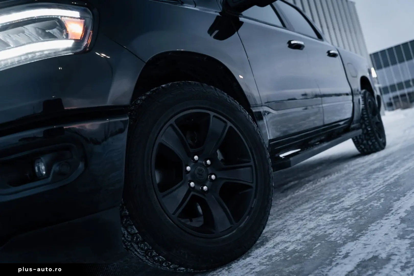 DODGE RAM 5 7 Hemi  4x4  Leder BLIS SHZ  Fernstart