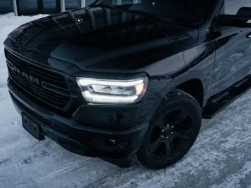 DODGE RAM 5 7 Hemi  4x4  Leder BLIS SHZ  Fernstart