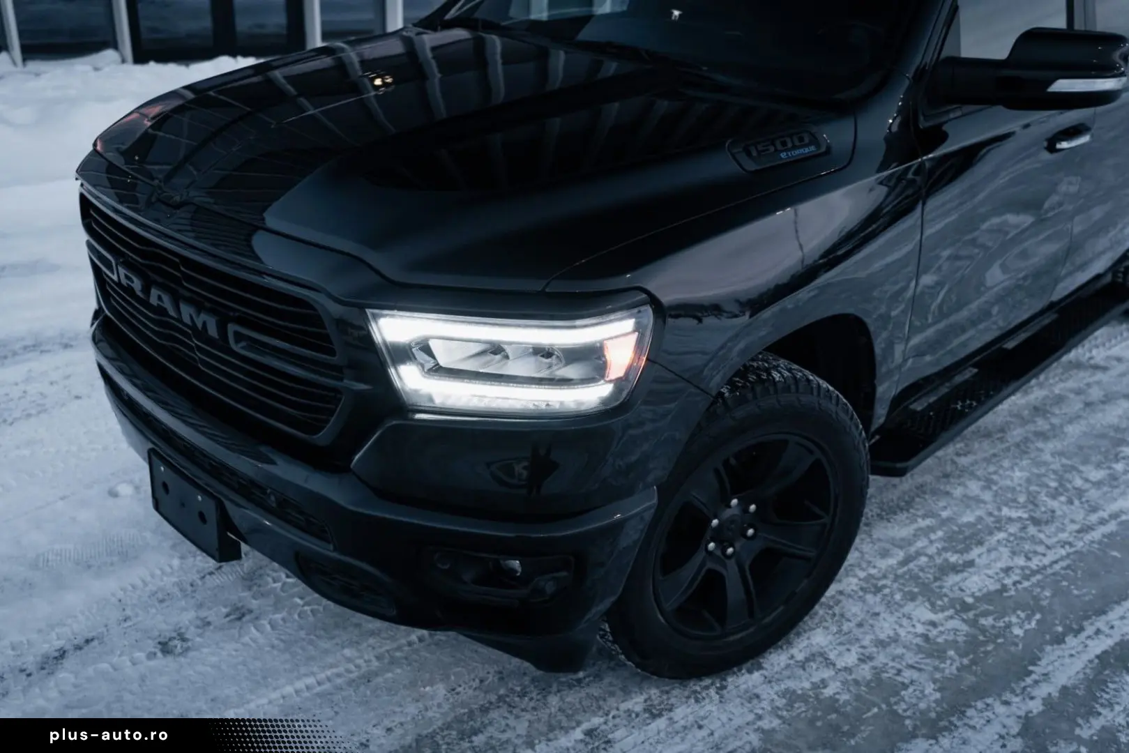 DODGE RAM 5 7 Hemi  4x4  Leder BLIS SHZ  Fernstart