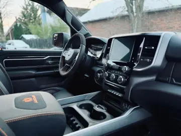 DODGE SPORT 5.7 4X4 AHK NAVI ROLLBAR OFFROAD LIFT LED