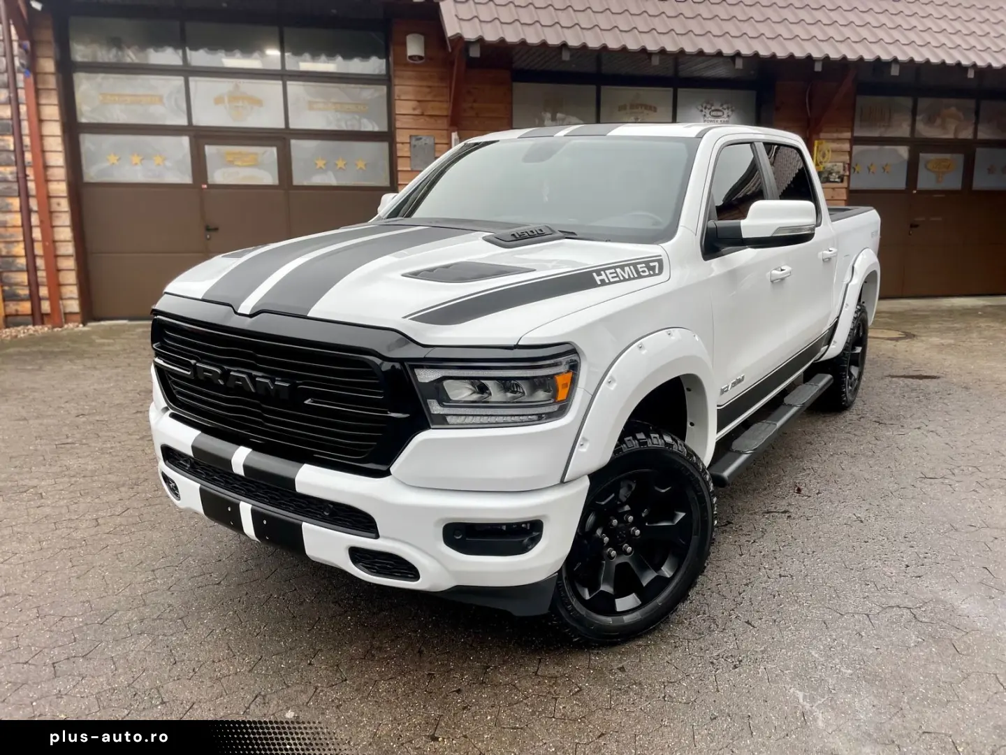 DODGE V8 4X4 OFF-ROAD LARAMIE SPORT LED AHK GARANTE