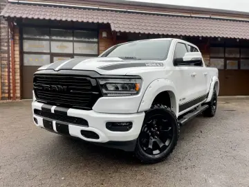 DODGE V8 4X4 OFF-ROAD LARAMIE SPORT LED AHK GARANTE