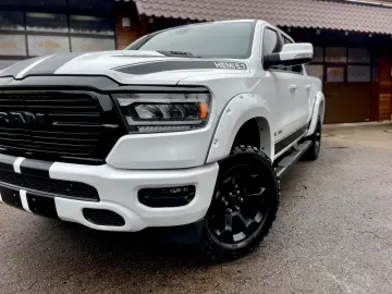 DODGE V8 4X4 OFF-ROAD LARAMIE SPORT LED AHK GARANTE