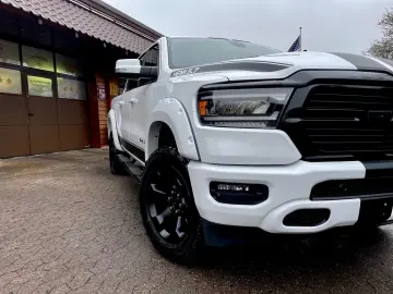 DODGE V8 4X4 OFF-ROAD LARAMIE SPORT LED AHK GARANTE