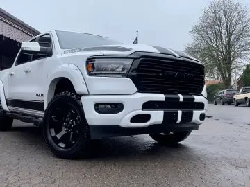 DODGE V8 4X4 OFF-ROAD LARAMIE SPORT LED AHK GARANTE