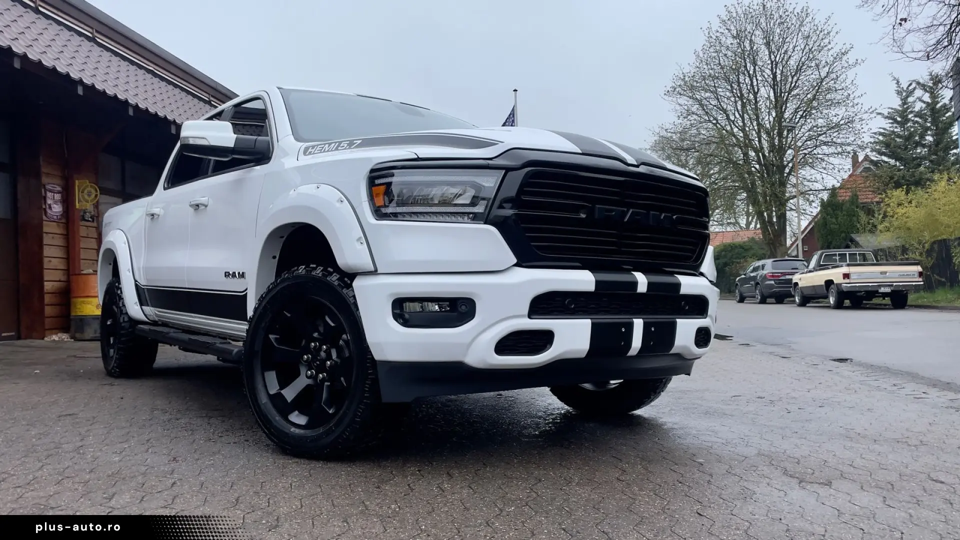 DODGE V8 4X4 OFF-ROAD LARAMIE SPORT LED AHK GARANTE