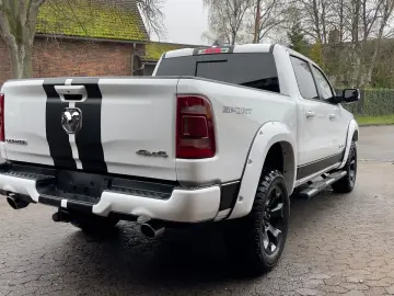 DODGE V8 4X4 OFF-ROAD LARAMIE SPORT LED AHK GARANTE