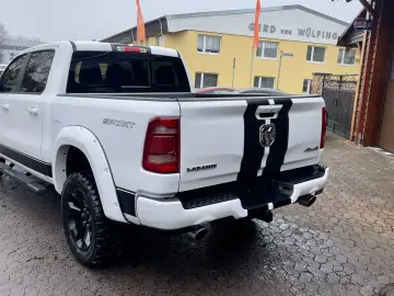 DODGE V8 4X4 OFF-ROAD LARAMIE SPORT LED AHK GARANTE