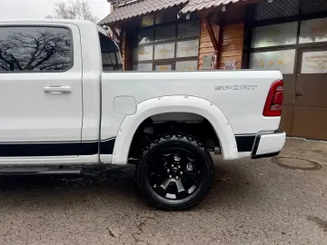 DODGE V8 4X4 OFF-ROAD LARAMIE SPORT LED AHK GARANTE