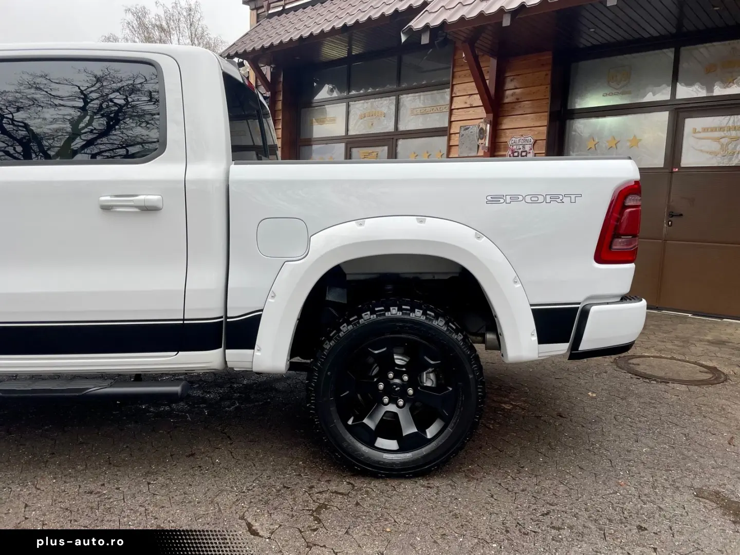 DODGE V8 4X4 OFF-ROAD LARAMIE SPORT LED AHK GARANTE