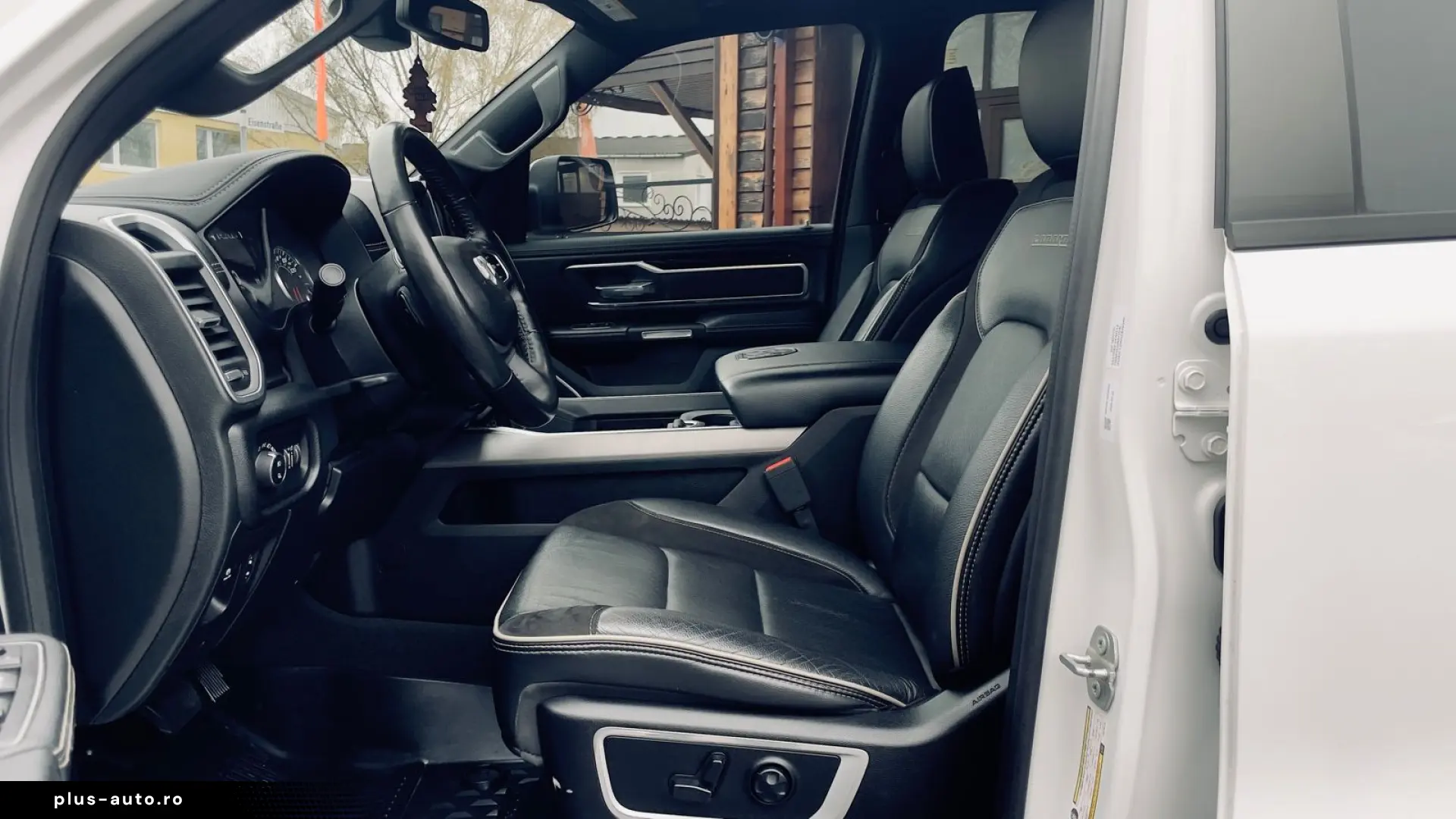 DODGE V8 4X4 OFF-ROAD LARAMIE SPORT LED AHK GARANTE