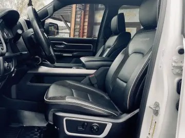 DODGE V8 4X4 OFF-ROAD LARAMIE SPORT LED AHK GARANTE