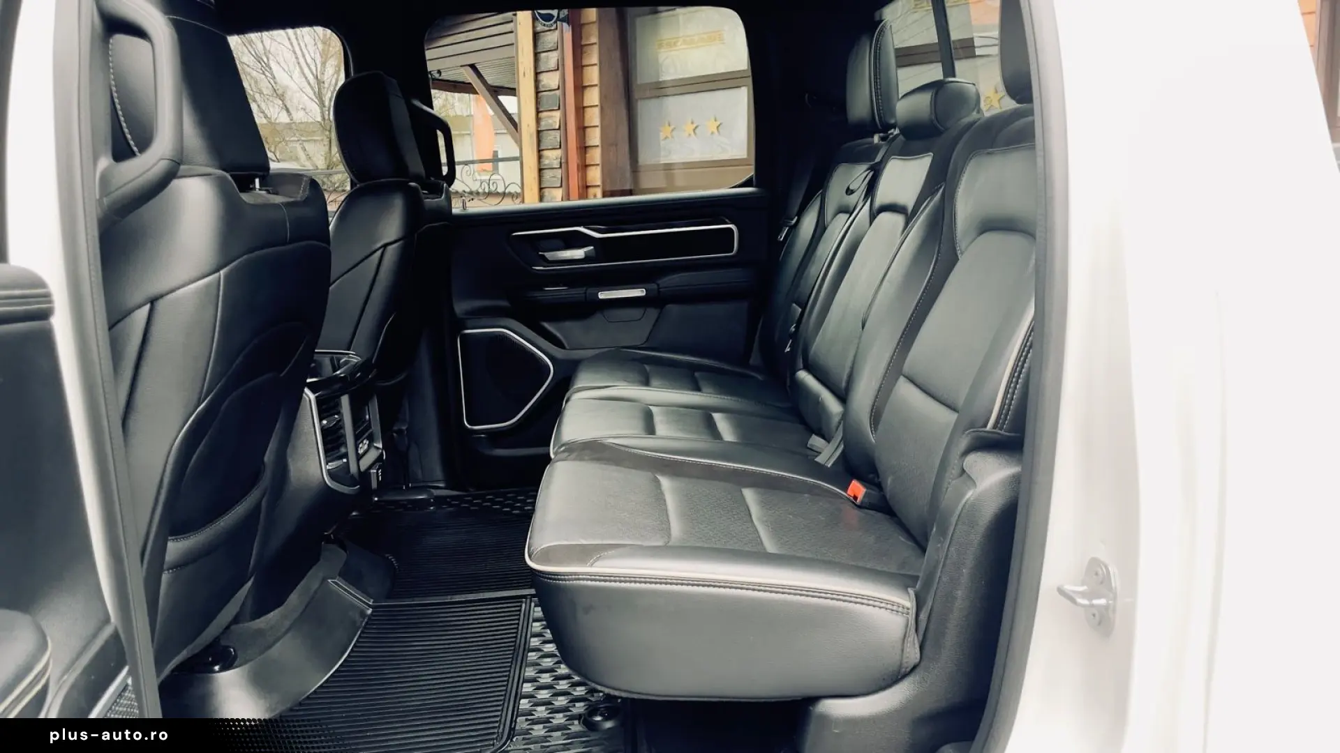 DODGE V8 4X4 OFF-ROAD LARAMIE SPORT LED AHK GARANTE