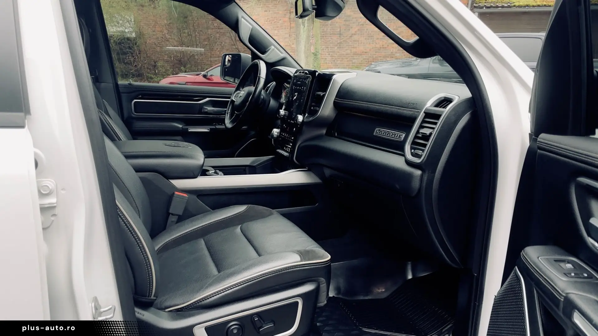 DODGE V8 4X4 OFF-ROAD LARAMIE SPORT LED AHK GARANTE