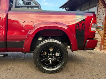 DODGE REBEL LONGBED NAVI AHK ROLLBAR OFFROAD LIFT