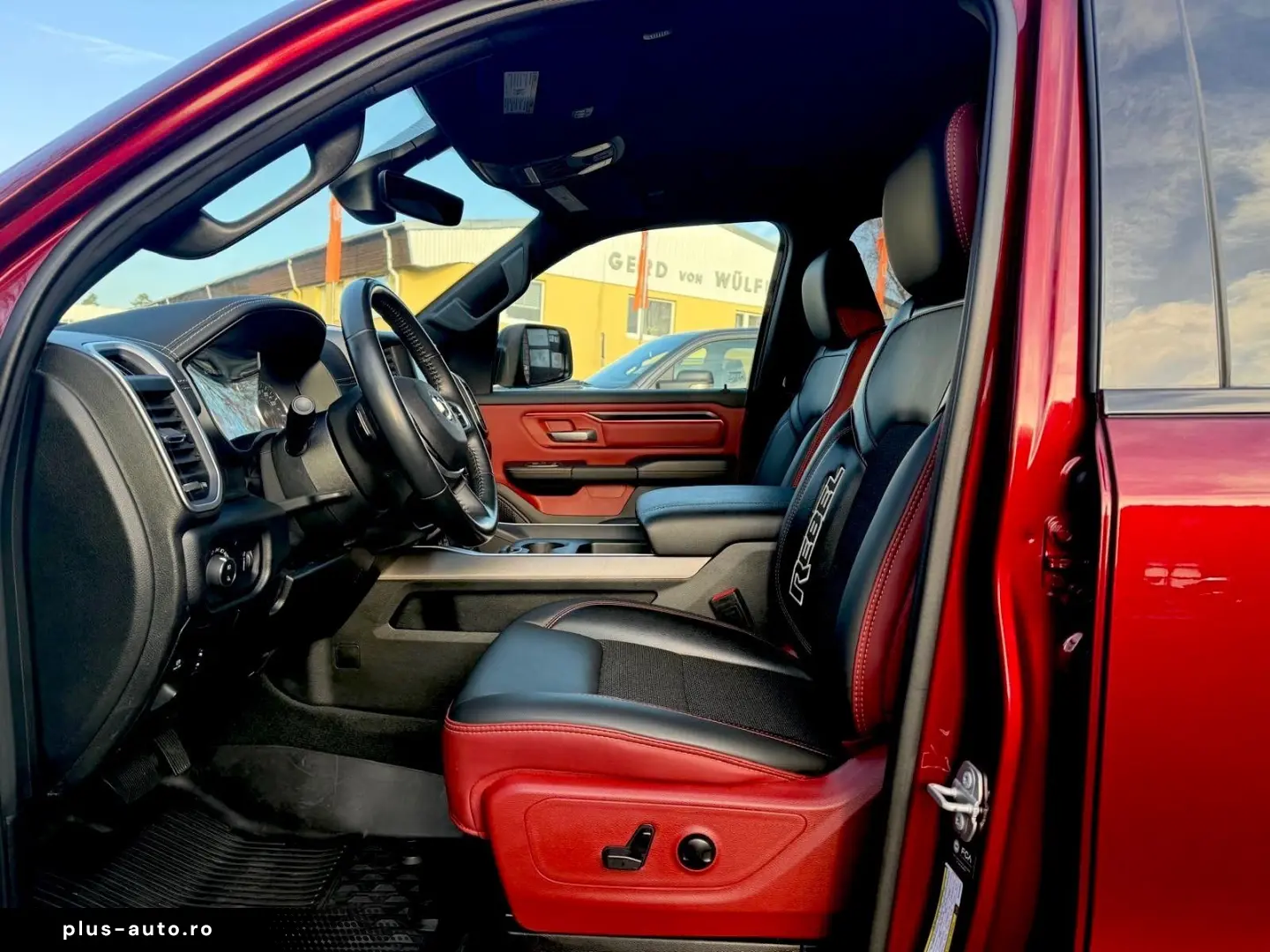 DODGE REBEL LONGBED NAVI AHK ROLLBAR OFFROAD LIFT