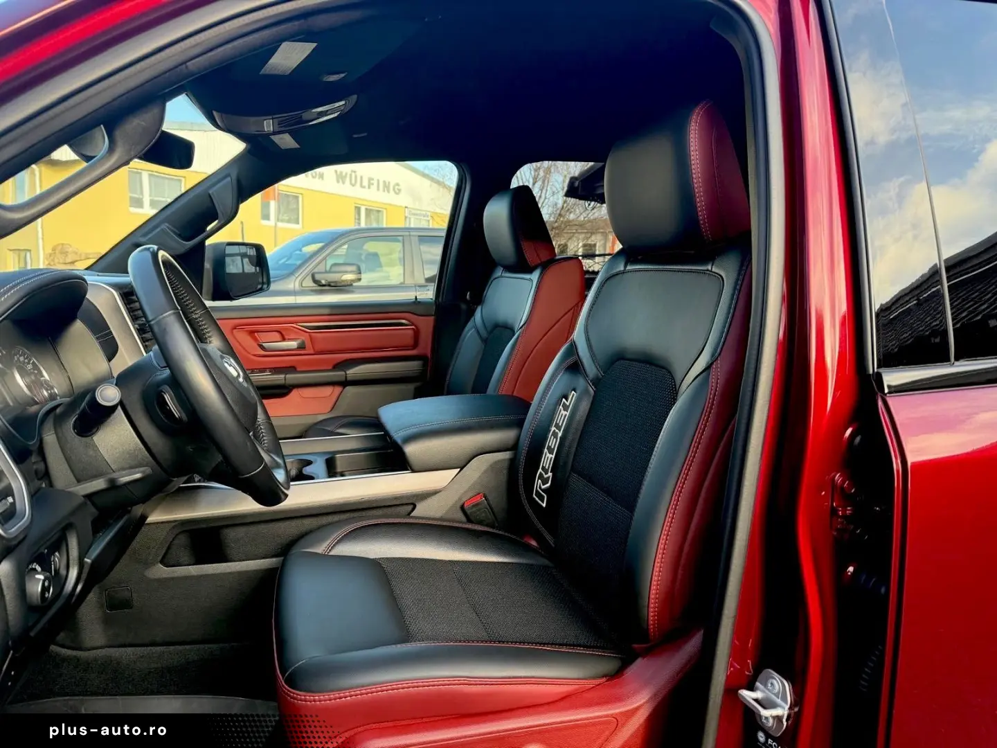 DODGE REBEL LONGBED NAVI AHK ROLLBAR OFFROAD LIFT