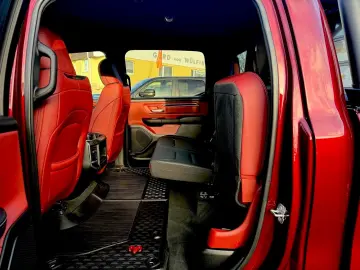 DODGE REBEL LONGBED NAVI AHK ROLLBAR OFFROAD LIFT