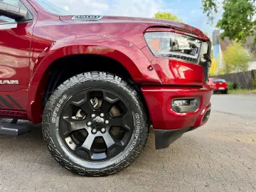 DODGE 5.7 4X4 OFFROAD LIFT AHK NAVI GARANTIE ABDECKUNG