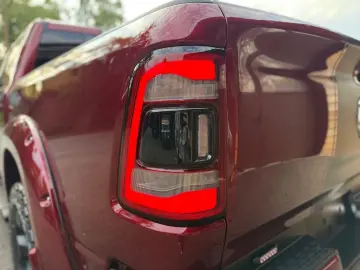 DODGE 5.7 4X4 OFFROAD LIFT AHK NAVI GARANTIE ABDECKUNG